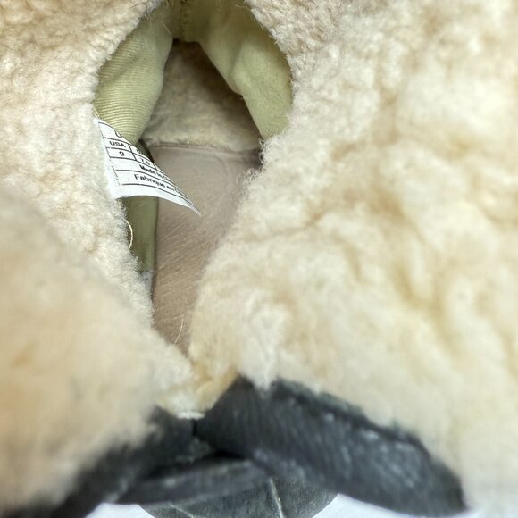 EUC UGG Lynnea Short Boots Cuff Clog Boots - Picture 11 of 14